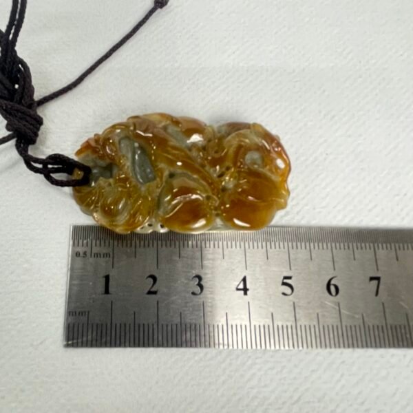 Chinese Carved Jadeite Pendant
玉刻福禄寿吊坠 - Image 3