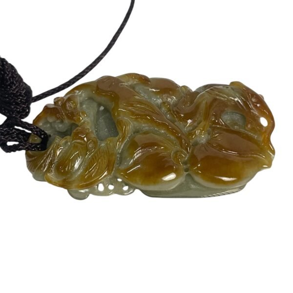 Chinese Carved Jadeite Pendant
玉刻福禄寿吊坠 - Image 2