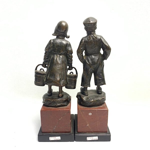 A Pair of Bronze Sculptures
奥地利铜雕 - Image 3