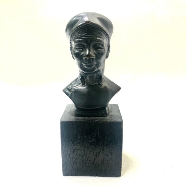 Bronze bust/oriental statue