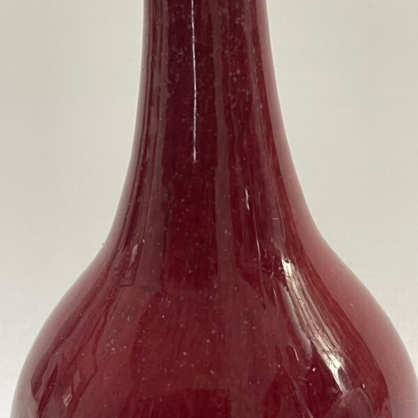 Chinese ox blood bottle vase, 19th century
红釉瓶 - Image 3