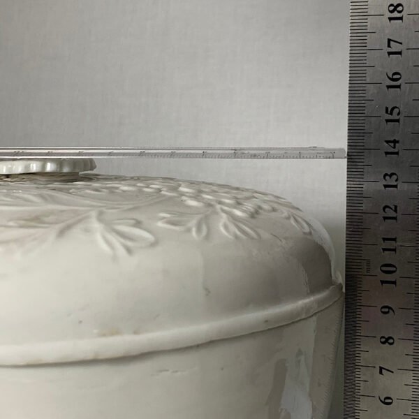 Chinese antique De-Hua (Blanc de chine) lidded bowl, 18/19th century. 13.7x20.7cm
德化窑盖碗 - Image 6