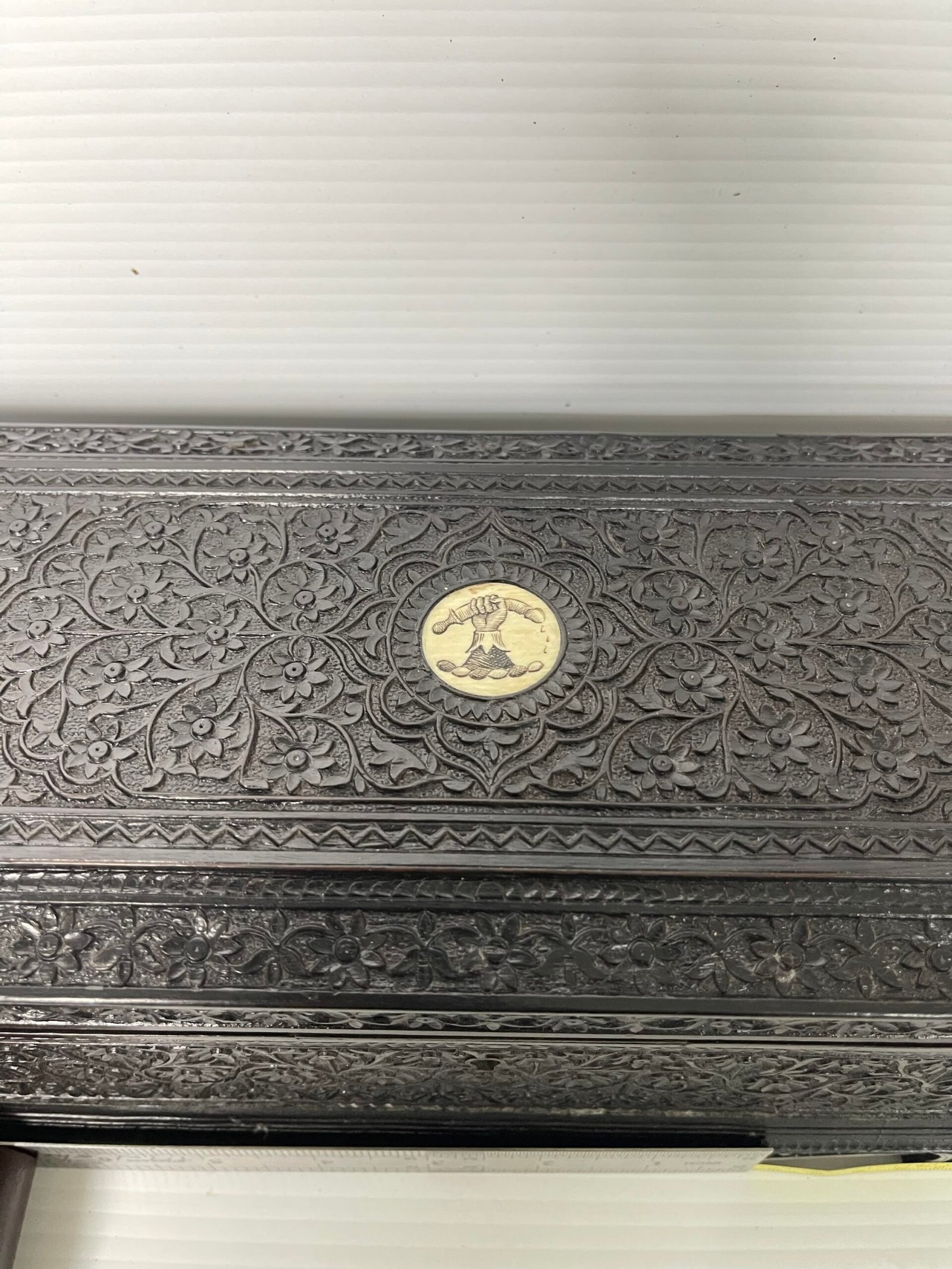 An antique Ivory phallus in hardwood box , Anglo Indian, 19th century.
异国风情
This item is available for purchase by local customers only and cannot be shipped overseas.