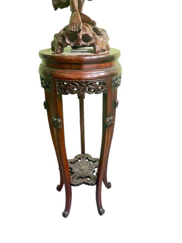 A Chinese carved hardwood lamp on stand
木雕刘海金蟾灯带座 - Image 3