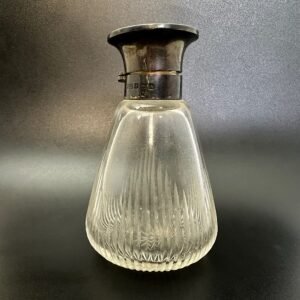 Z335: Antique Cut Glass Perfume Bottle, 1920‘s